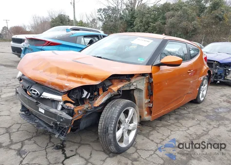 2013 Hyundai Veloster Base W/Black z USA, uszkodzony, nr VIN KMHTC6AD9DU156203